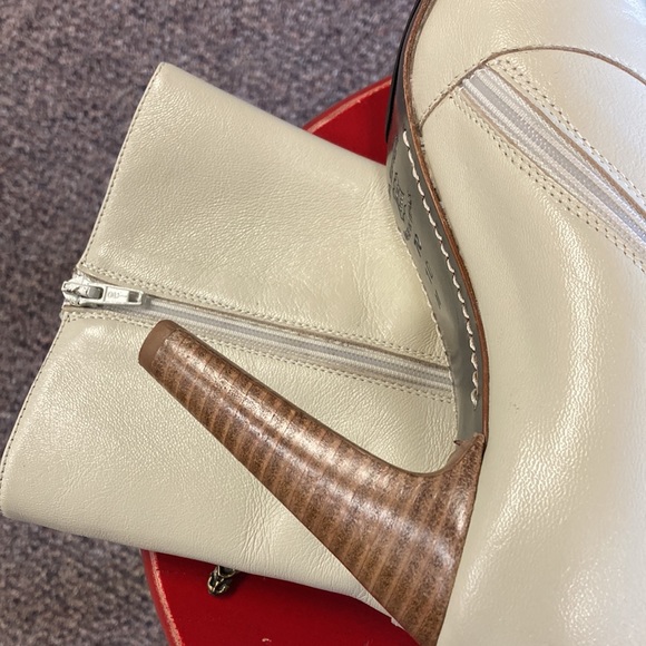 Via Spiga moto boots Italy 10 Like New Leather Bone - Picture 9 of 11